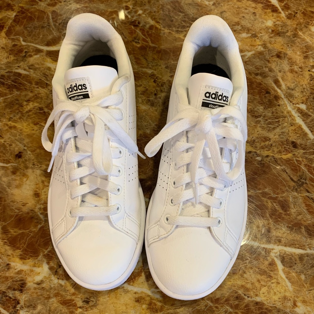 Women’s White Adidas Cloudfoam Size 8.5